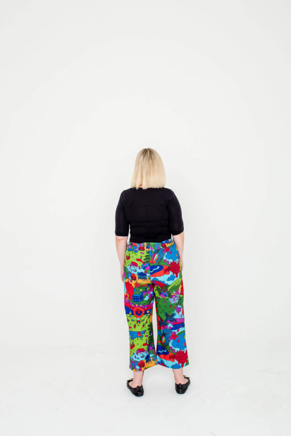 The back view of The Brisvegas Cotton Pant